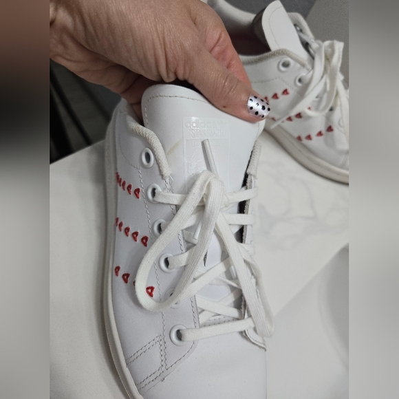 Adidas Stan Smith Valentines Day Sneakers - Picture 7 of 16